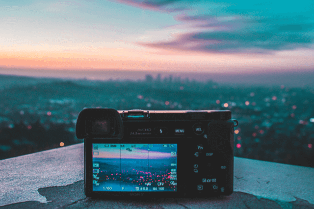 7 Best Zoom Cameras for Travel Photography 24 Zoom camera when traveling